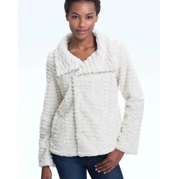 Patagonia Jackets & Blazers - Patagonia women’s size Large Pelange Cozy Cream Textured Jacket